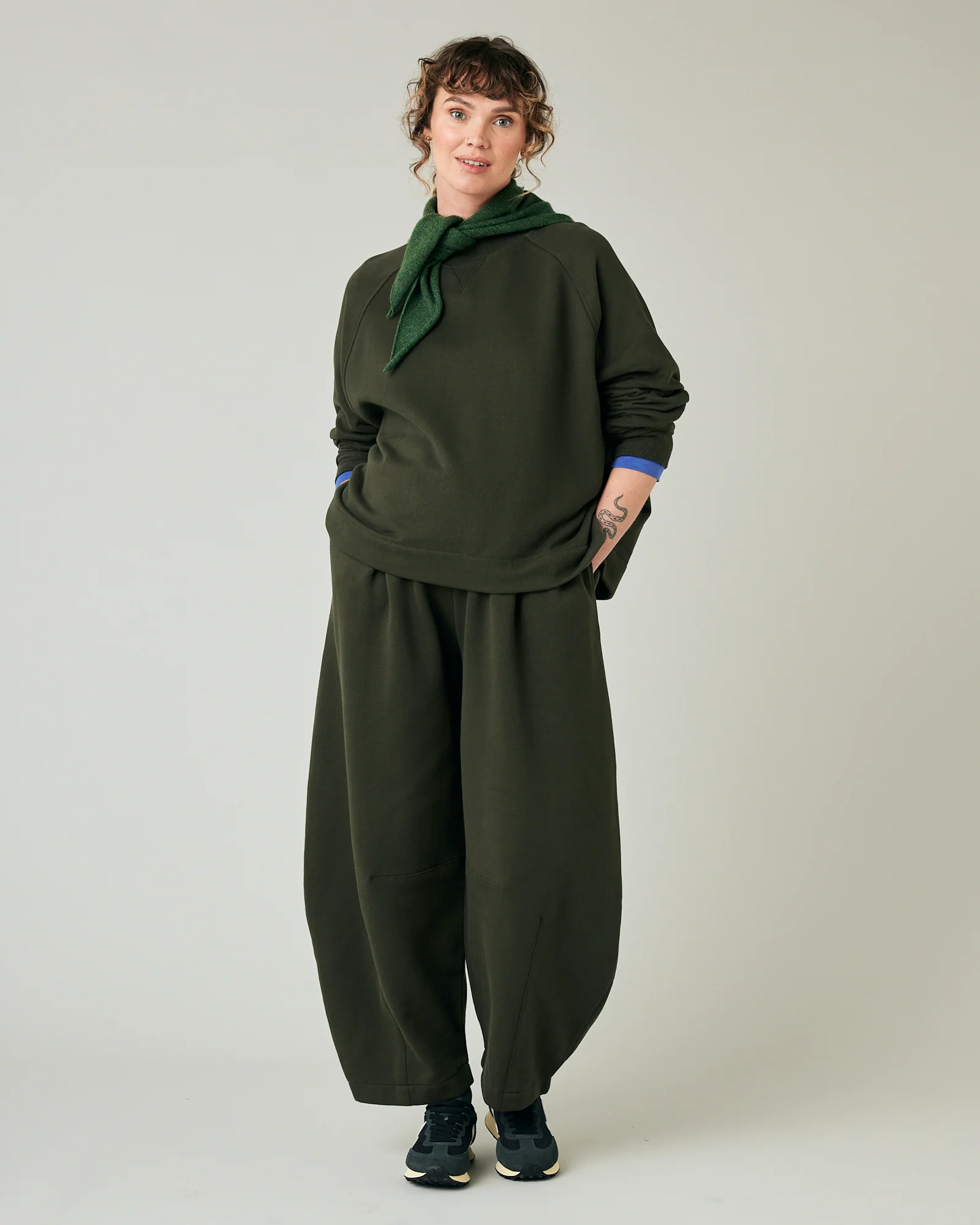 Daisy Olive Fleece Joggers - Image 5
