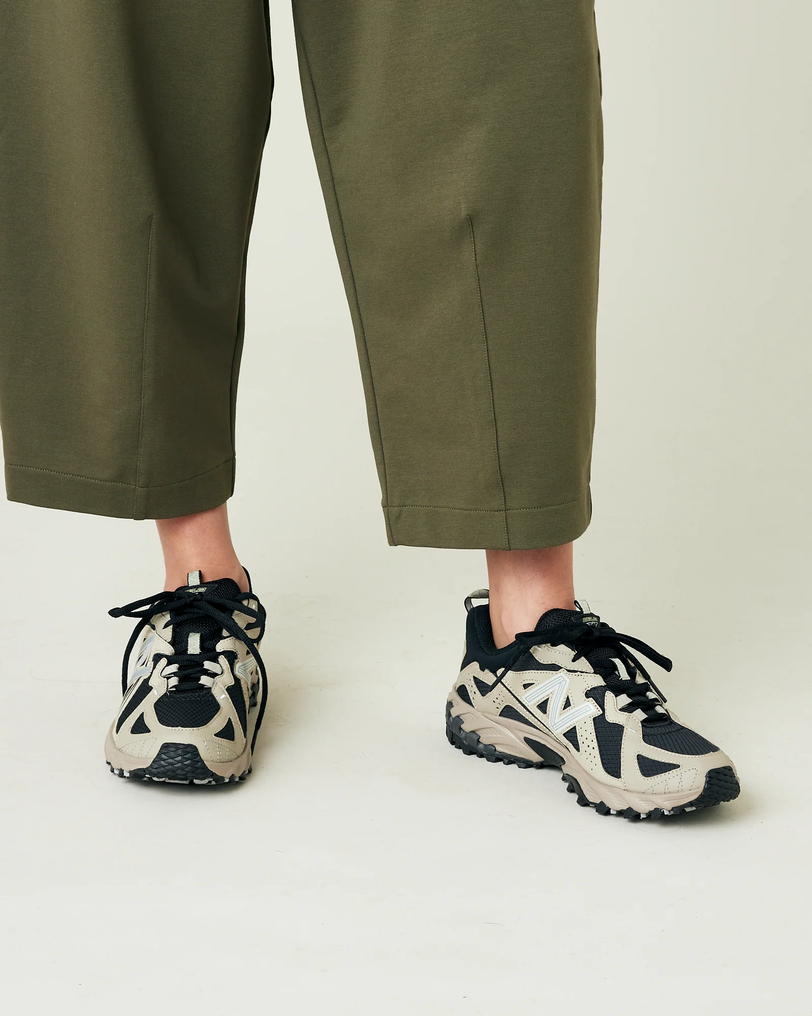 Huxley Olive Cotton Jersey Trousers - Image 12