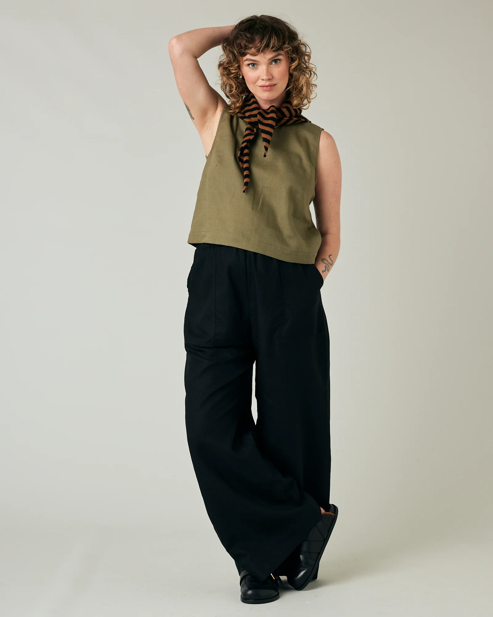 Lexi Black Linen Trousers - Image 17