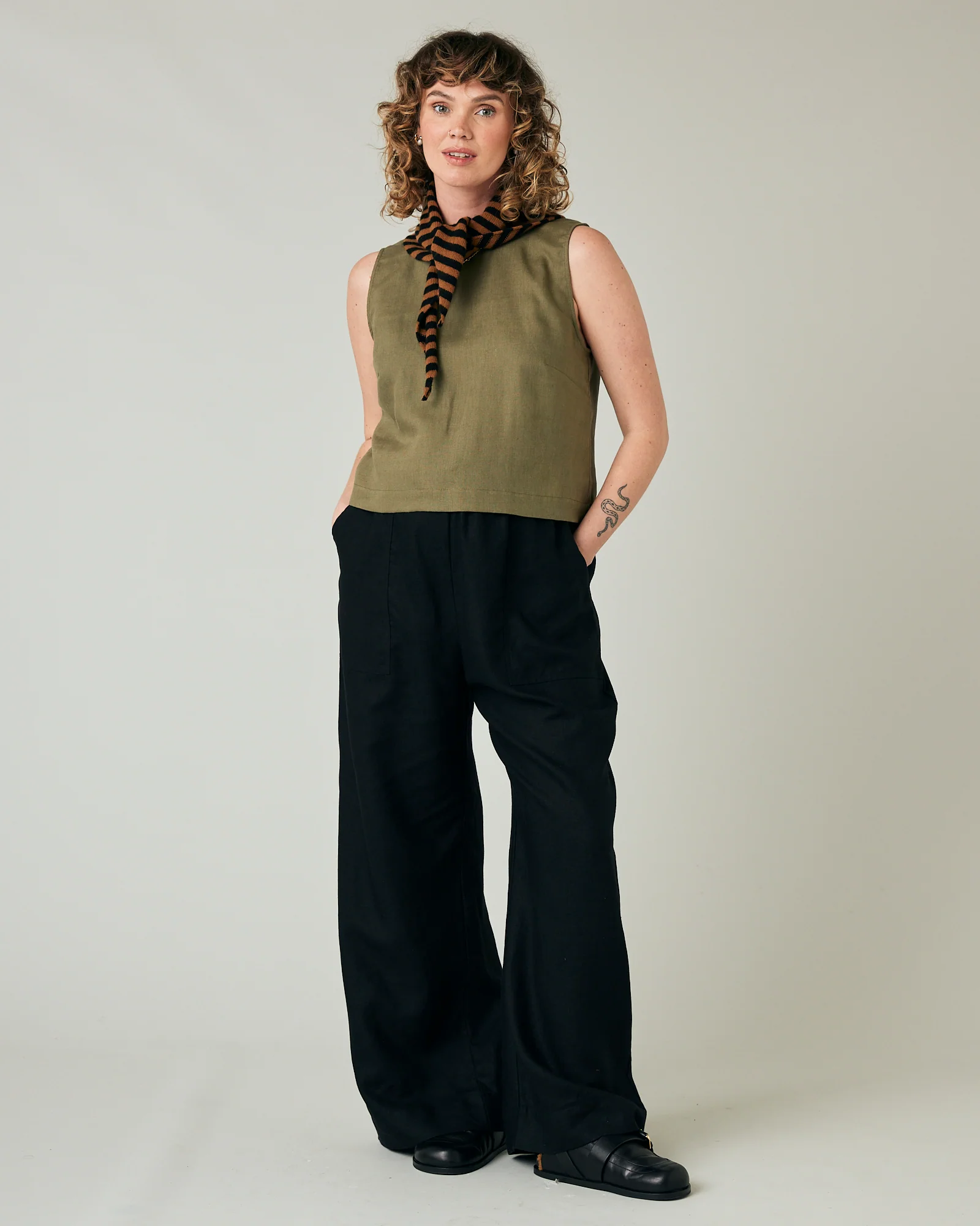Lexi Black Linen Trousers - Image 18