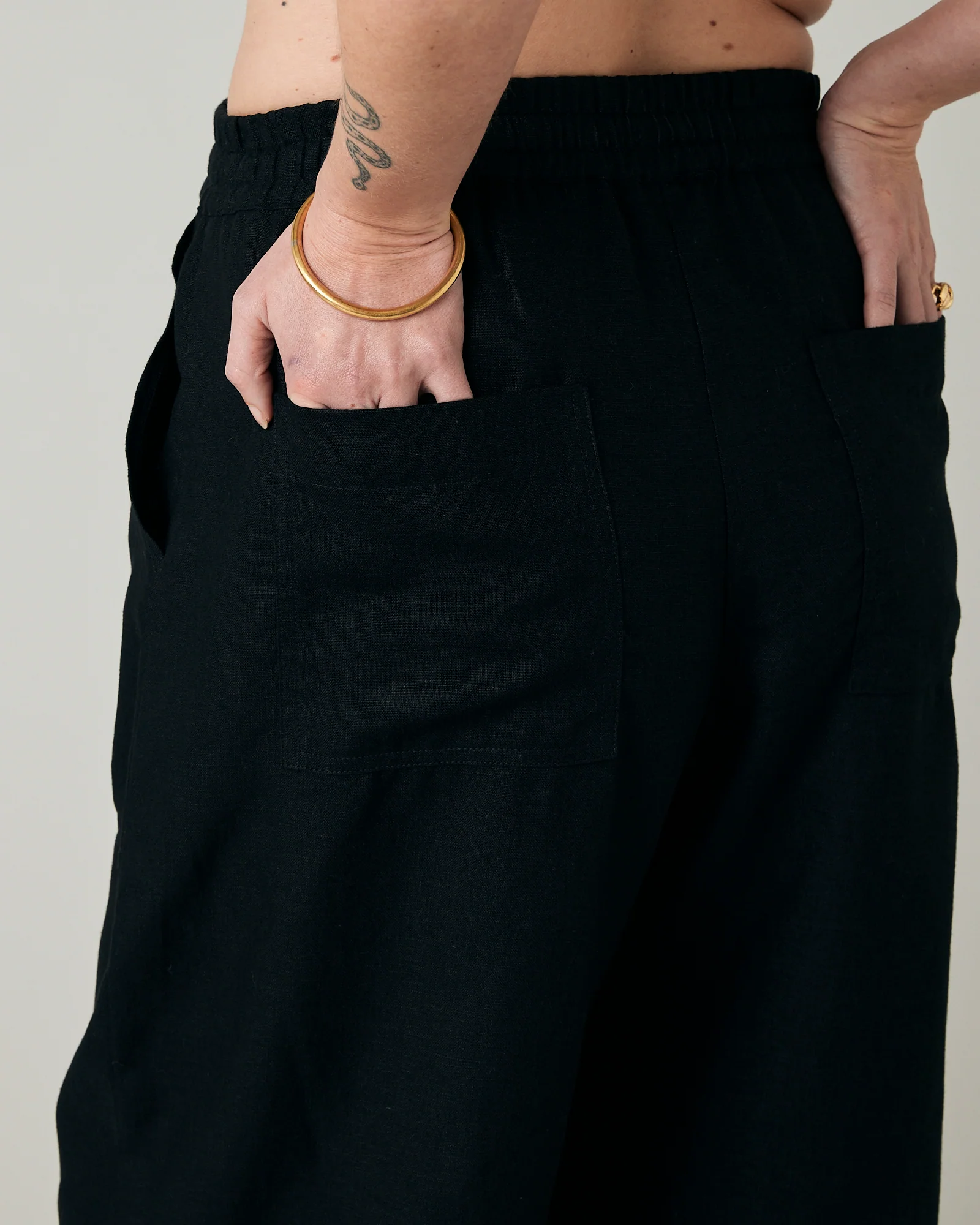 Lexi Black Linen Trousers - Image 20