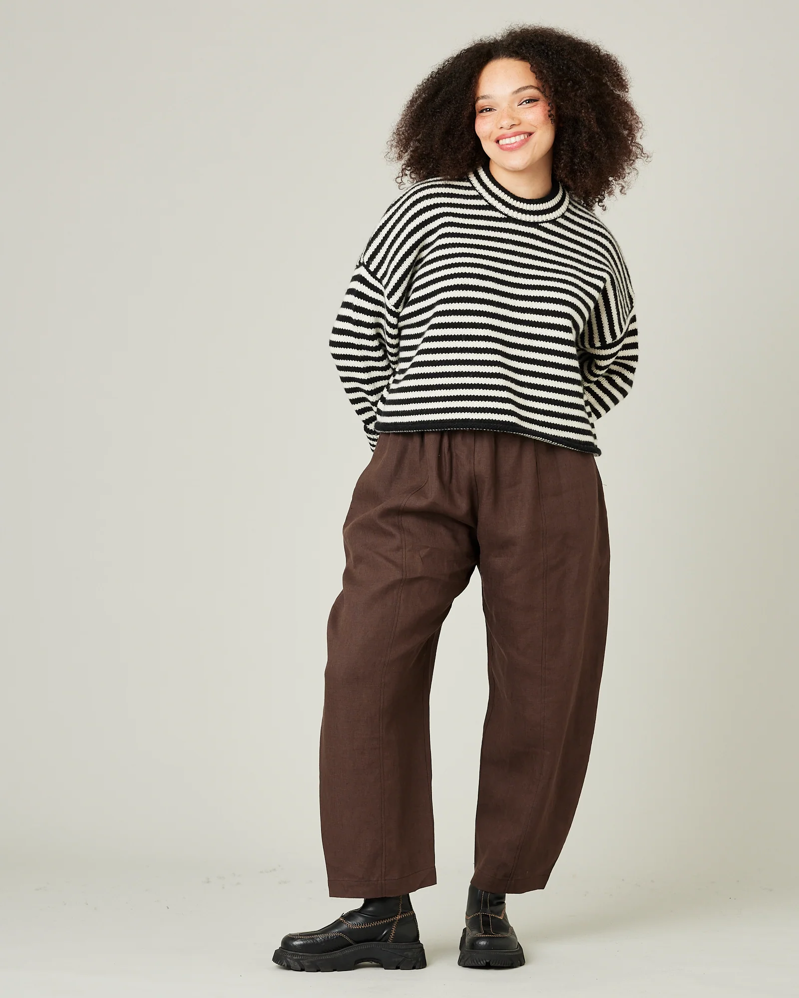 Mabel Chocolate Linen Trousers - Image 10