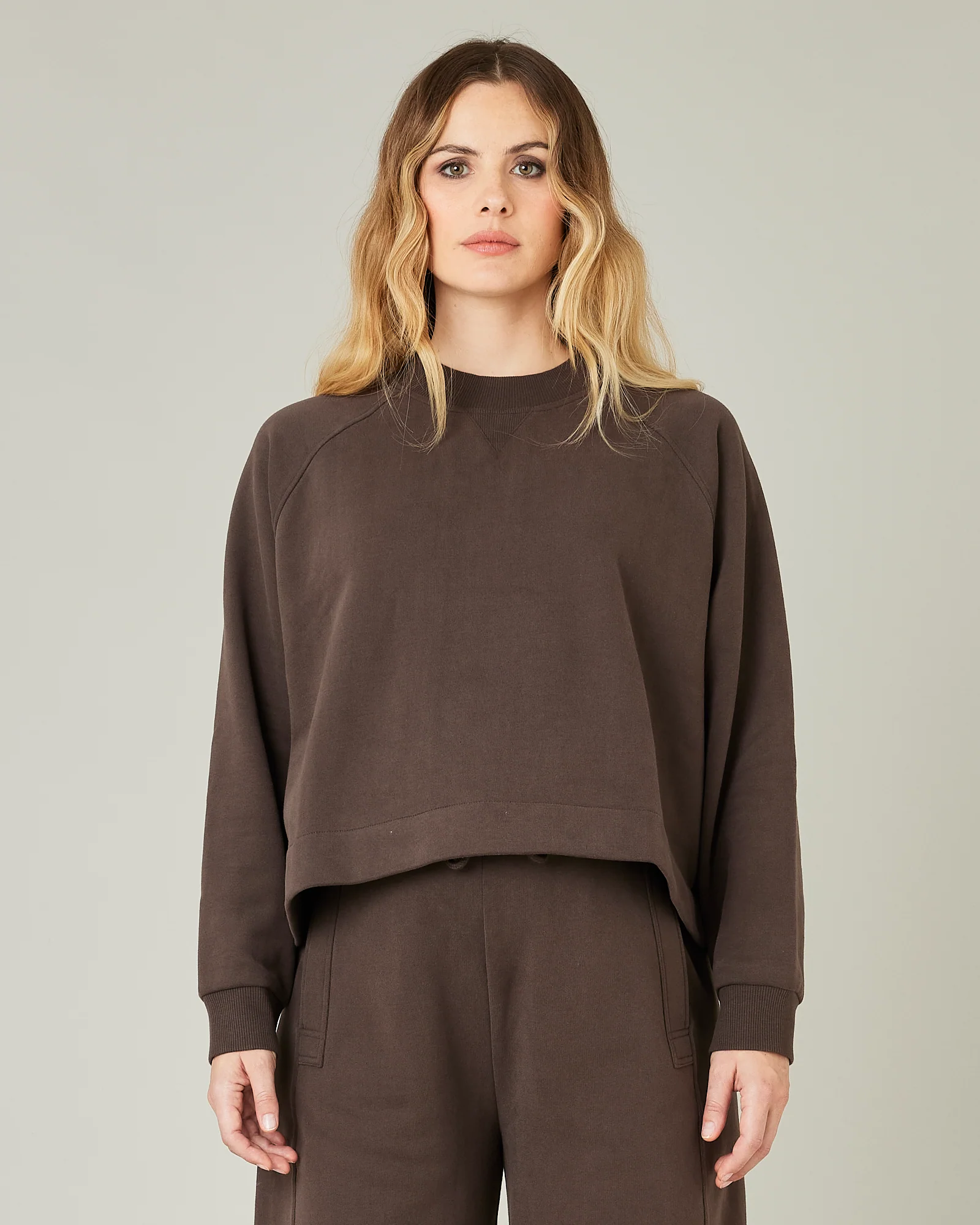Noa Chocolate Fleeceback Jersey Jumper - Image 10