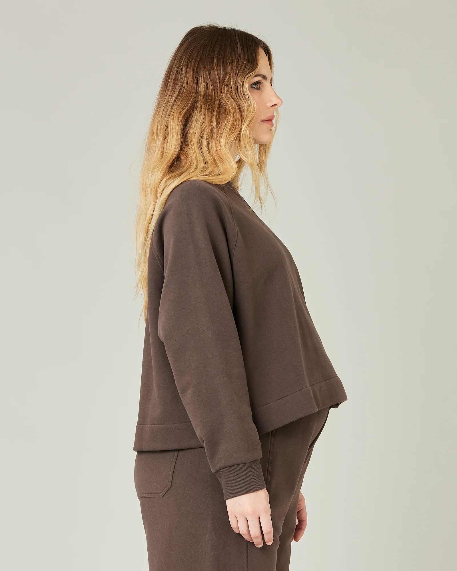 Noa Chocolate Fleeceback Jersey Jumper - Image 13