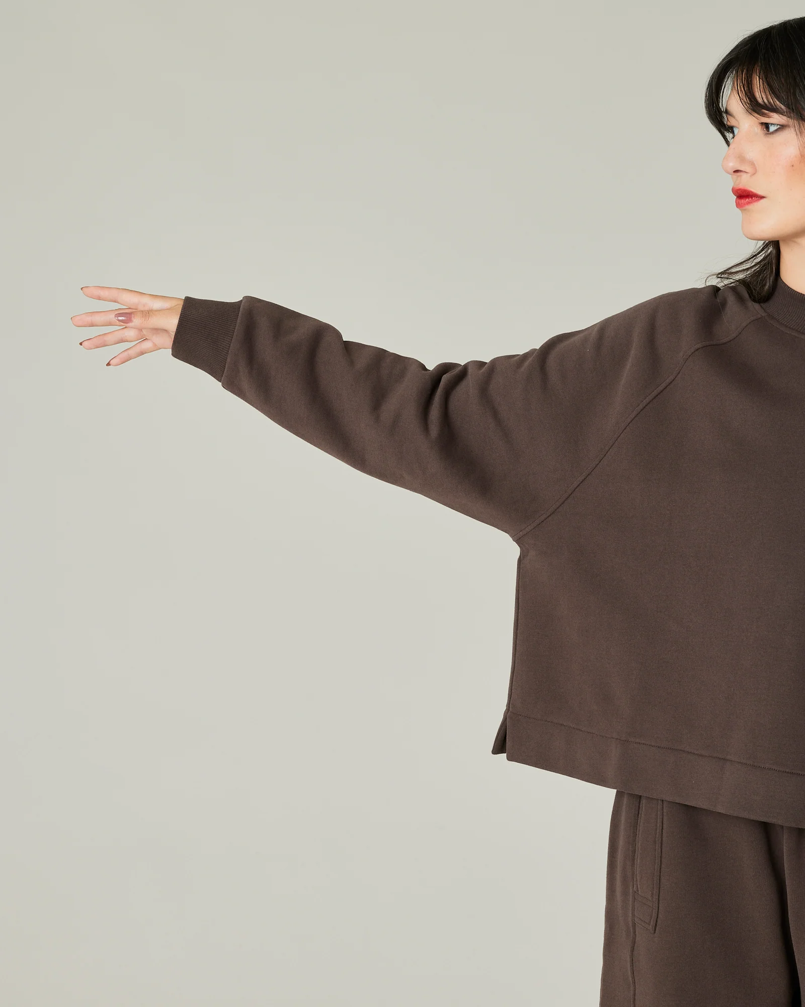 Noa Chocolate Fleeceback Jersey Jumper - Image 9