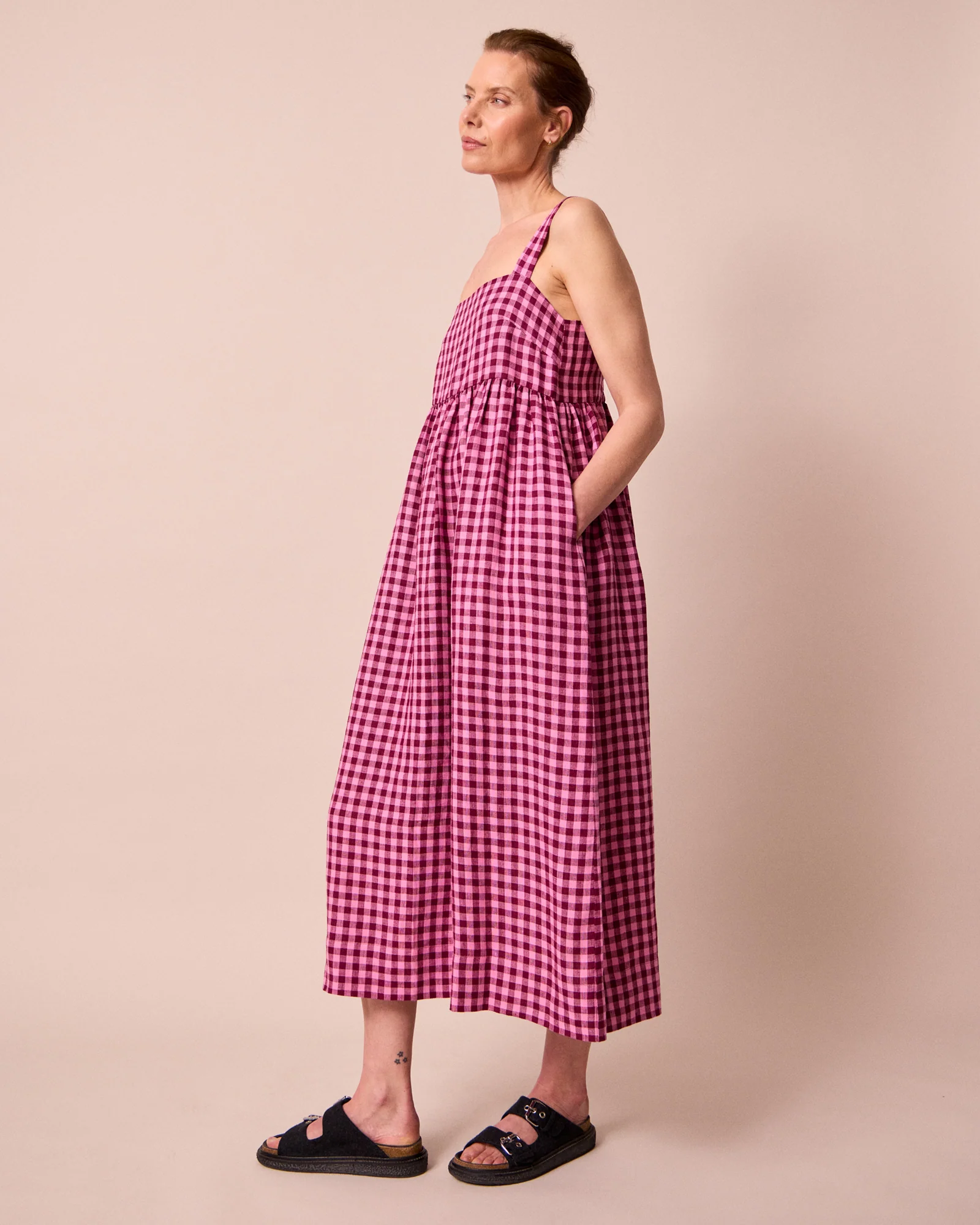 Suki Summer Berry Gingham Linen Dress - Image 3