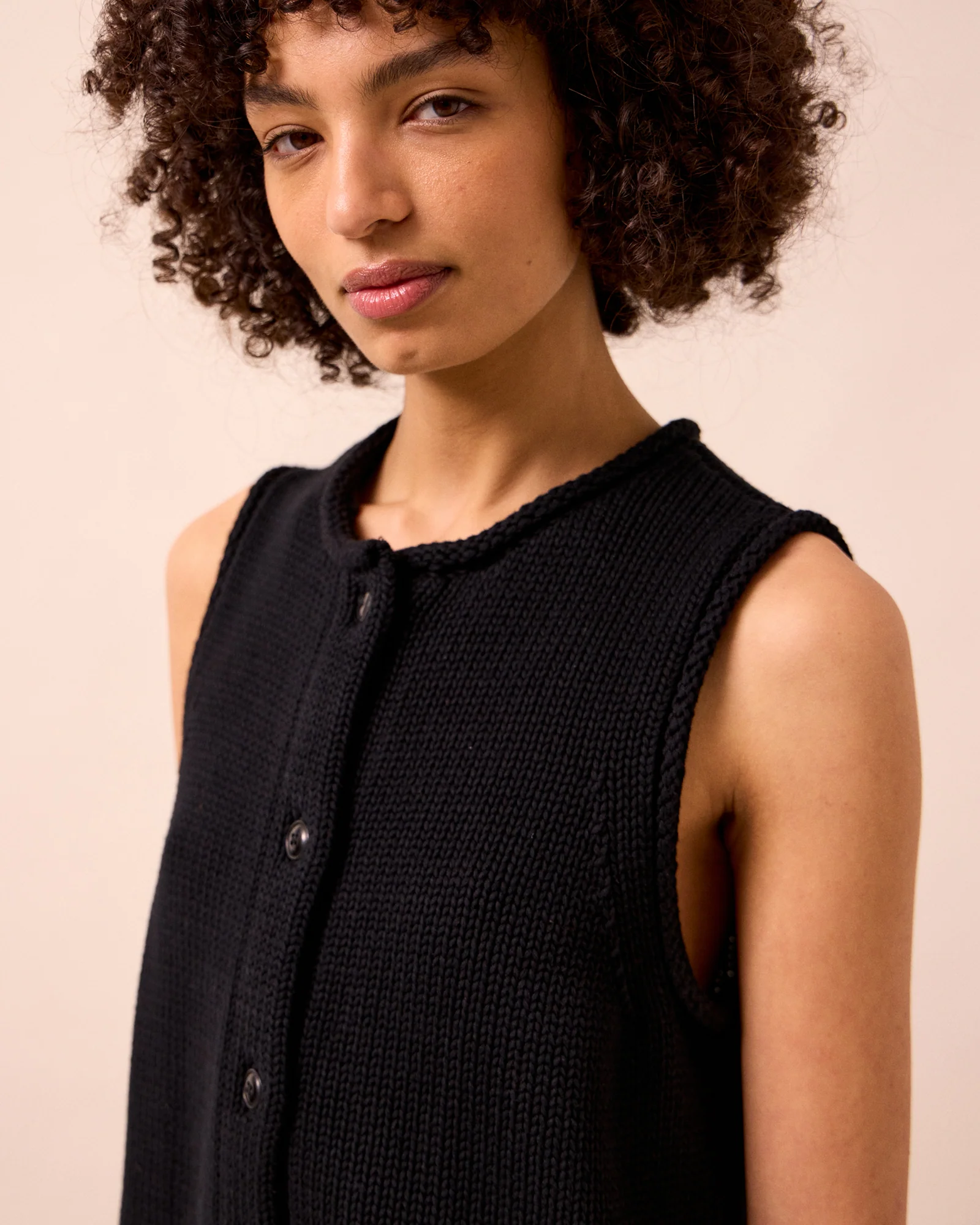 Tia Black Knitted Vest - Image 3